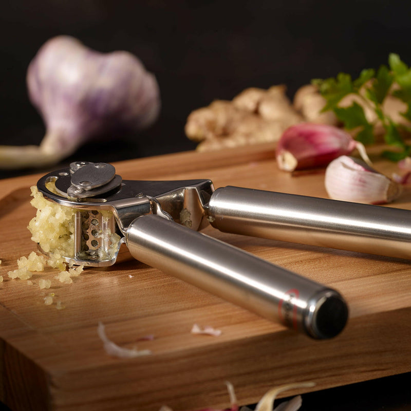 Rösle | Garlic Press with Scraper.