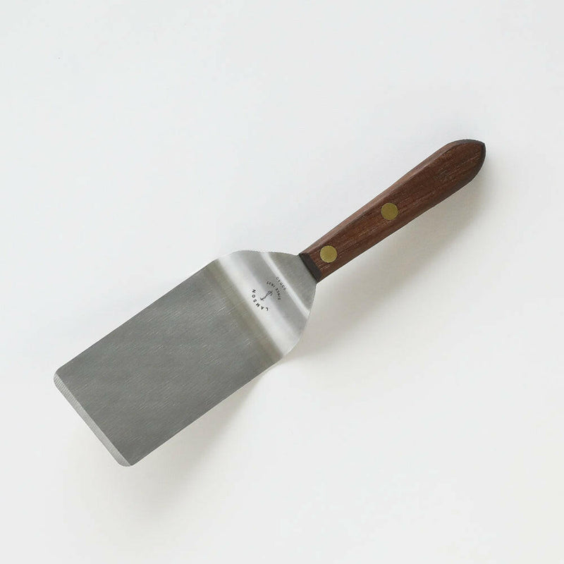 Lamson | 2.5" x 4" Easy-Entry Turner with Walnut Handle.