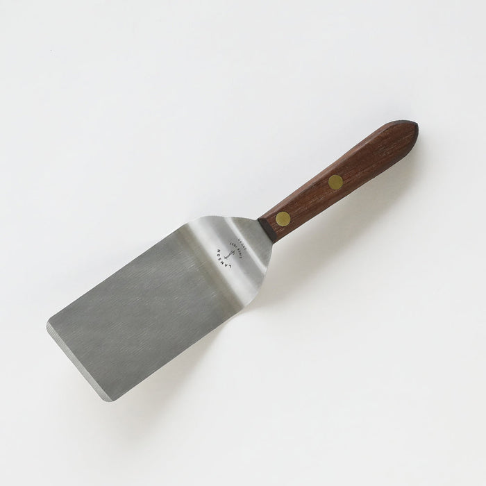 Lamson | 2.5" x 4" Easy-Entry Turner with Walnut Handle