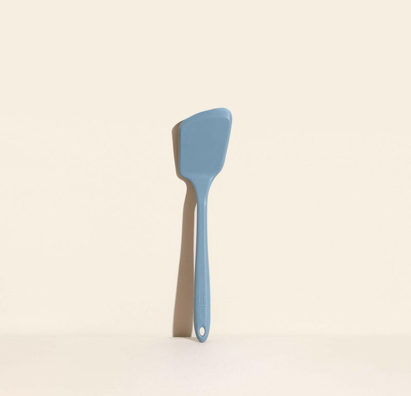 GIR | Ultimate Flip - Teal: A blue spatula designed for delicate dishes, featuring thin edges for easy flipping without damage, ideal for non-stick cookware.