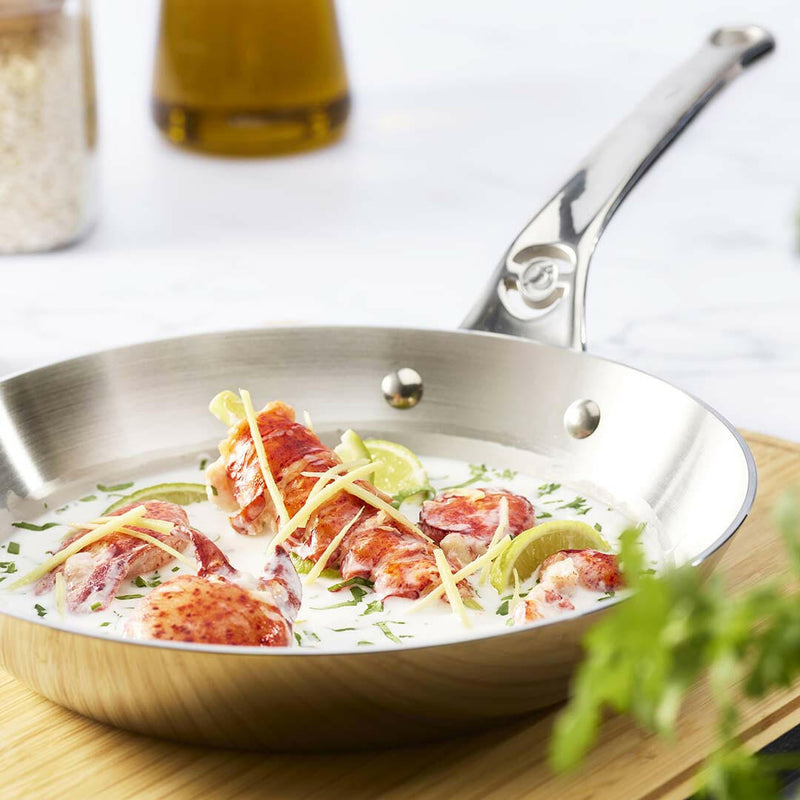 de Buyer Mineral B PRO Carbon Steel Fry Pan, 12-inch with handles, ideal for high-temperature cooking, naturally non-stick, made in France, perfect for searing and grilling.